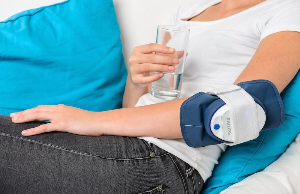 Điều trị bệnh vảy nên bằng thiết bị Bluecontrol của Philips
