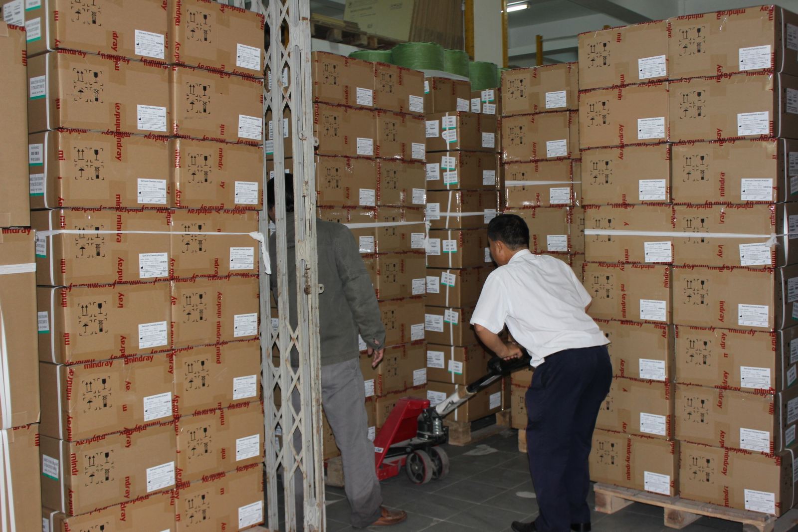 Thiếu quy định về kiểm định ban đầu thiết bị y tế nhập khẩu