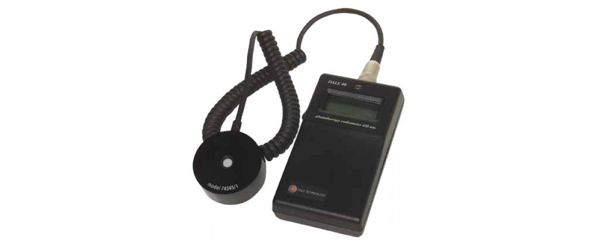 Thiết bị phân tích bức xạ quang trị liệu DALE 40 Fluke Biomedical